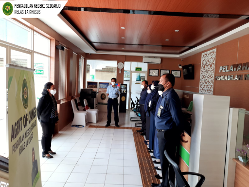 BRIEFING RUTIN PETUGAS PTSP (PELAYANAN TERPADU SATU PINTU) PENGADILAN NEGERI SIDOARJO